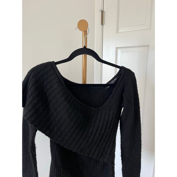 Central Park West Bailey Off The Shoulder Sweater - Picture 4 of 10